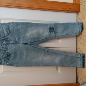 Ana Light Wash Capri Jeans